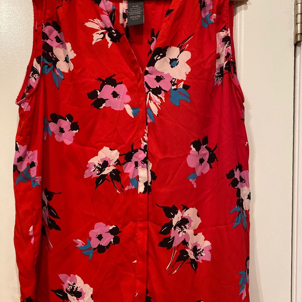 Chelsea & Theodore women’s size XL. Red sleeveless print. Like new. $8